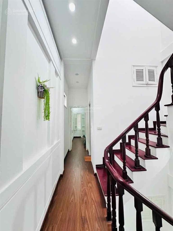 Bán gấp! quan hoa, dân xây chắc chắn, ngõ 3 gác tránh, gần phố, thoáng, đẹp phân khúc, 40m2*5t