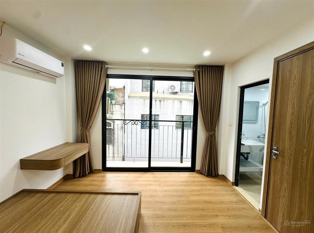 Ngọc khánh, nhà đẹp thang máy xịn sò, ngõ 3 gác thông, 10m ra ô tô, mới ở ngay, 42m2*6t
