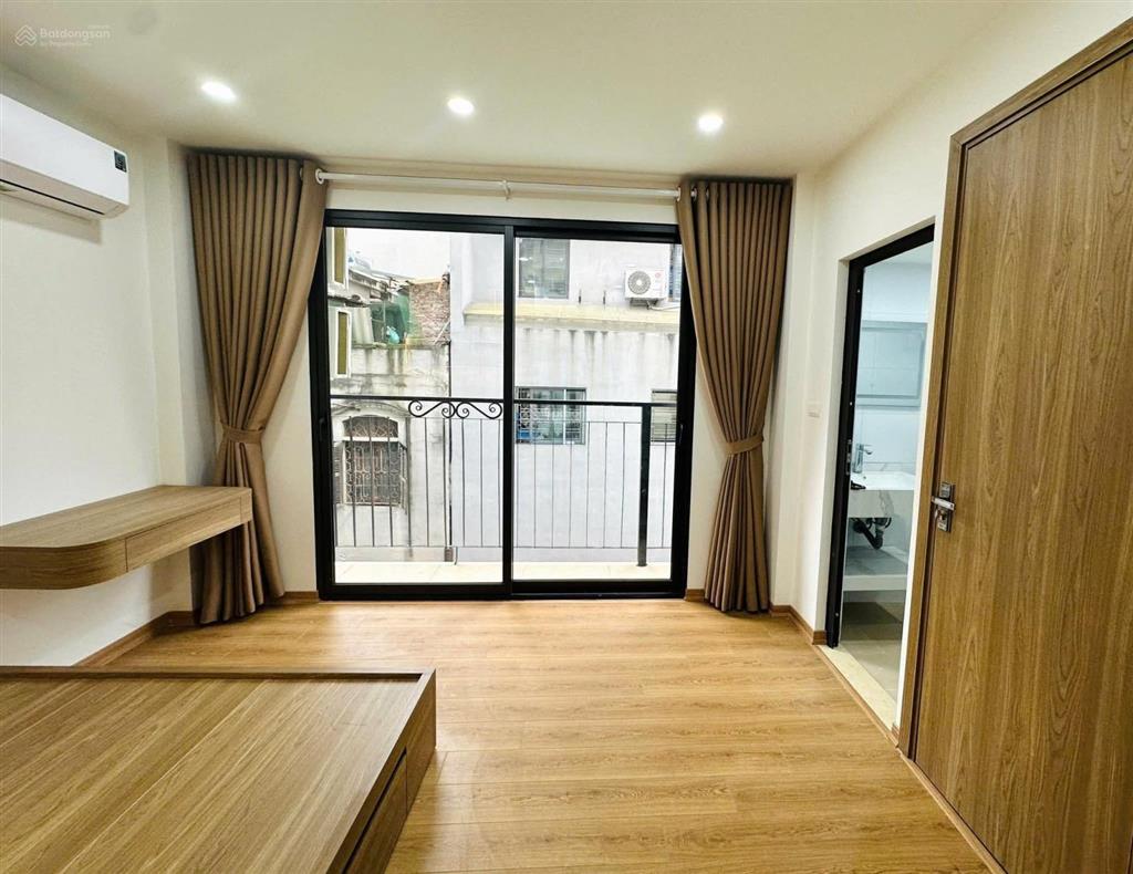 Ngọc khánh, nhà đẹp thang máy xịn sò, ngõ 3 gác thông, 10m ra ô tô, mới ở ngay, 42m2*6t