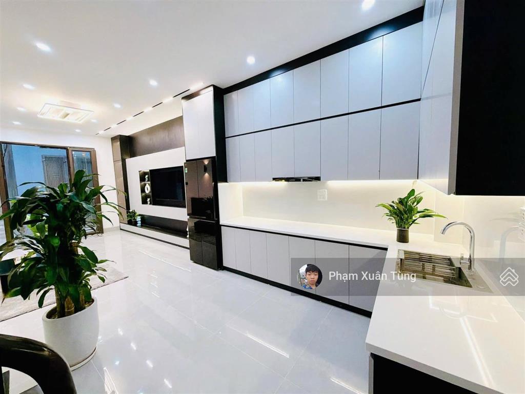 Trương công giai  trần thái tông, nhà mới xây chắc chắn, ngõ thông, gần phố, thoáng, 39m2*5t