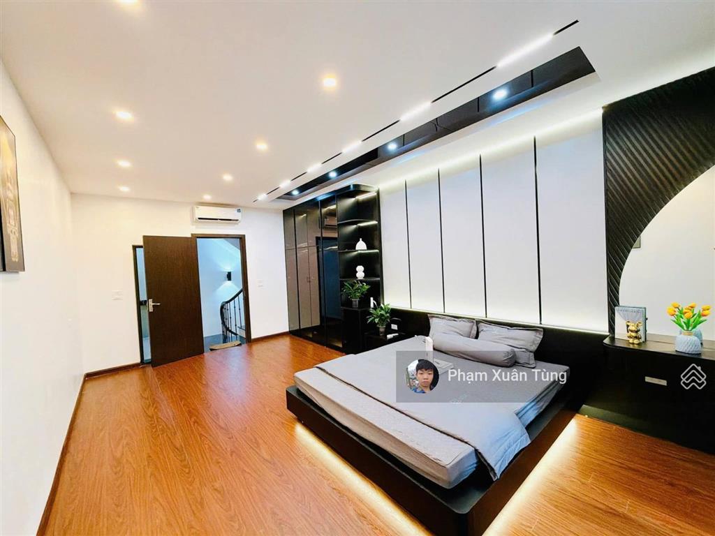 Trương công giai  trần thái tông, nhà mới xây chắc chắn, ngõ thông, gần phố, thoáng, 39m2*5t