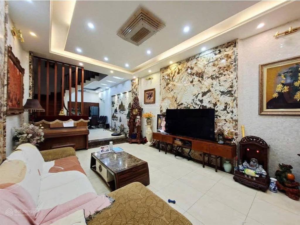 Xuân thủy, đh quốc gia, ngõ ôtô, 50m ra phố, khung cột chắc chắn, nhà đẹp ở ngay, 40m2*5t