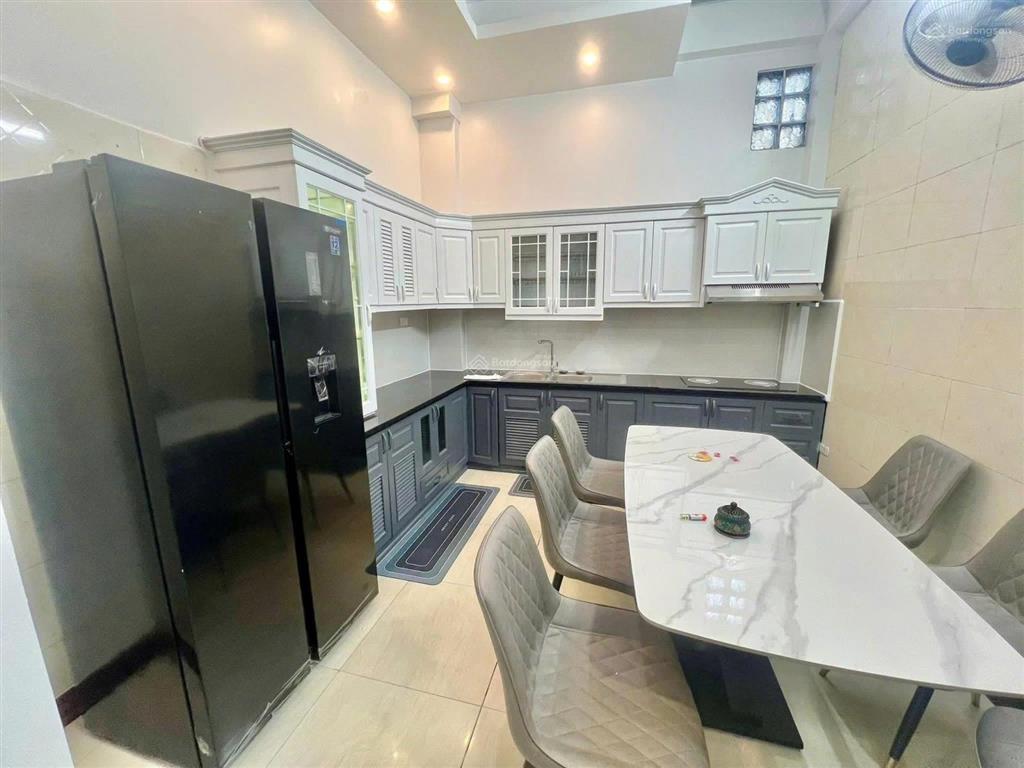 Nguyễn khánh toàn, dân xây chắc chắn, còn mới ở luôn, ngõ 3 gác, 50m ra phố, thoáng, 44m2*5t