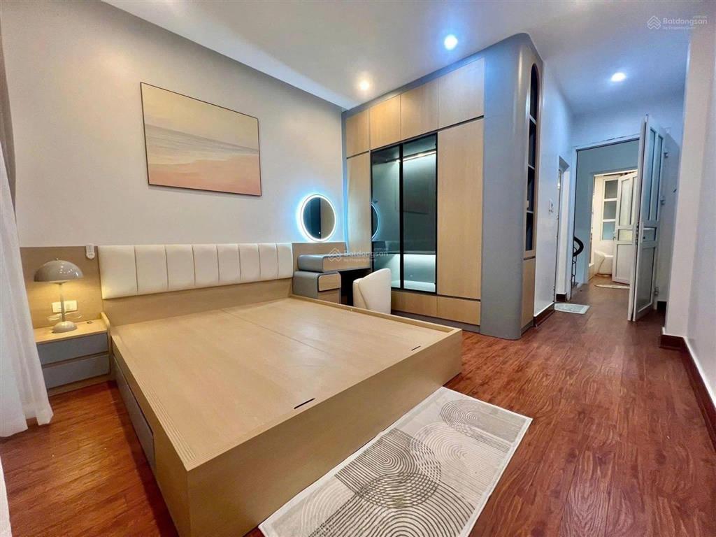 Nguyễn khánh toàn, dân xây chắc chắn, còn mới ở luôn, ngõ 3 gác, 50m ra phố, thoáng, 44m2*5t