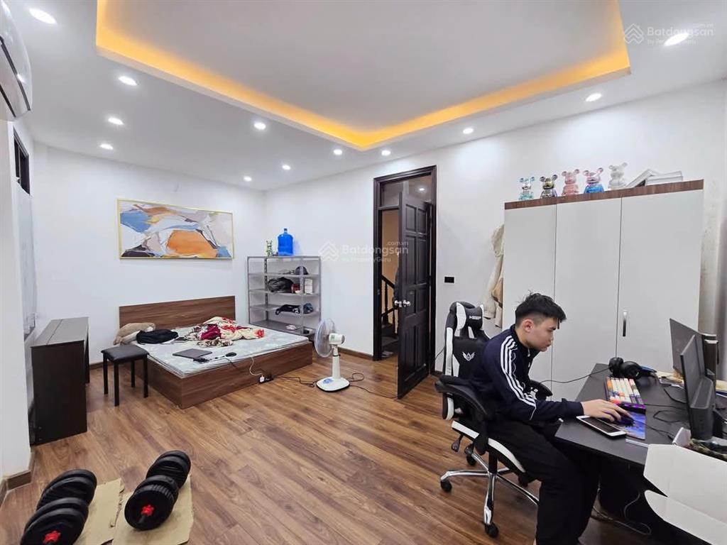 Bán nhà đội cấn, ở luôn, dân xây chắc chắn, gần ô tô, gần phố, ngõ nông, 48m2*5 tầng