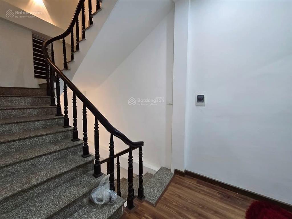 Bán nhà đội cấn, ở luôn, dân xây chắc chắn, gần ô tô, gần phố, ngõ nông, 48m2*5 tầng
