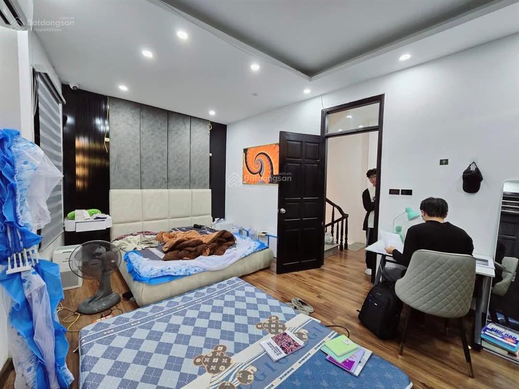 Bán nhà đội cấn, ở luôn, dân xây chắc chắn, gần ô tô, gần phố, ngõ nông, 48m2*5 tầng