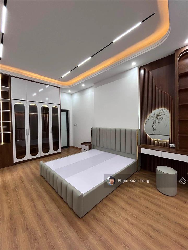 Cắt lỗ! quan hoa  cầu giấy, nhà đẹp, ngõ thông 3 gác tránh, 60m ra phố, thoáng, sân xe, 40m2