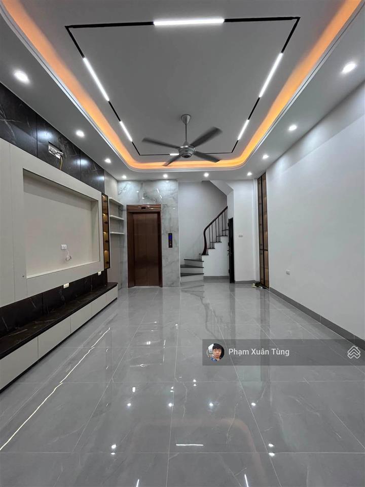 Cắt lỗ! quan hoa  cầu giấy, nhà đẹp, ngõ thông 3 gác tránh, 60m ra phố, thoáng, sân xe, 40m2