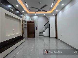 Cắt lỗ! quan hoa  cầu giấy, nhà đẹp, ngõ thông 3 gác tránh, 60m ra phố, thoáng, sân xe, 40m2