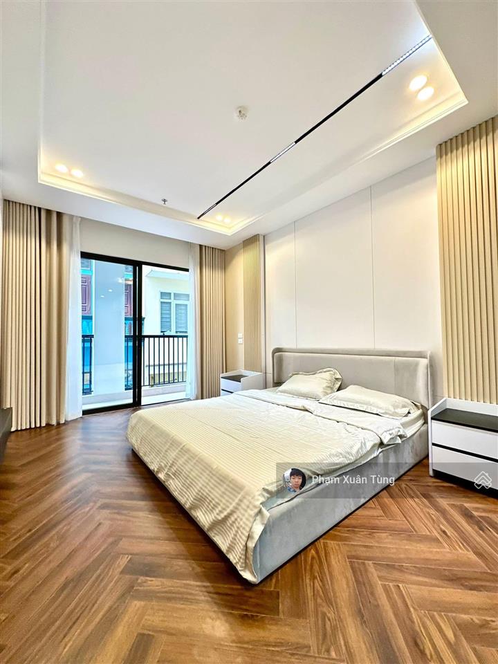 Tt cầu giấy, nhà mới thang máy, xây chắc chắn, 40m ôtô đỗ, qh ổn định, gần phố, 2 thoáng, 45m2