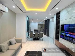 Bán nhà trần thái tông, thang máy, xây chắc chắn, ngõ 3 gác tránh, vài chục m ra phố, 2 thoáng