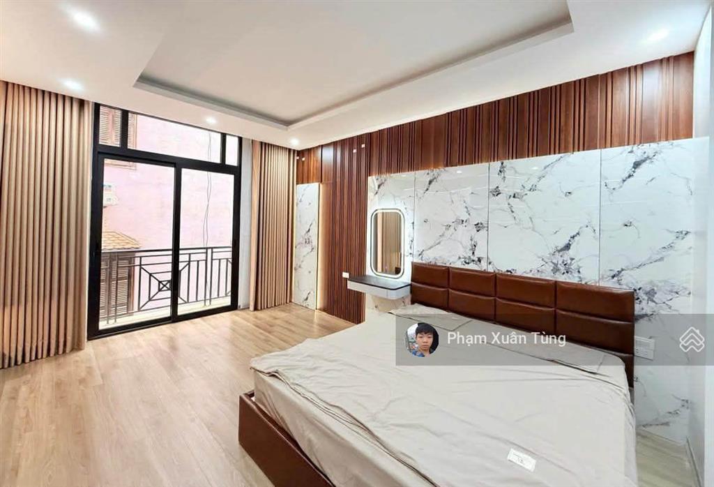 Bán nhà trần thái tông, thang máy, xây chắc chắn, ngõ 3 gác tránh, vài chục m ra phố, 2 thoáng