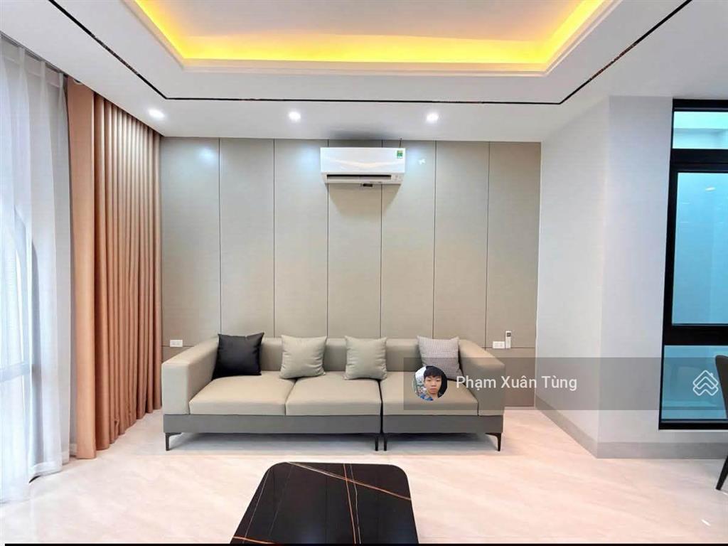 Bán nhà trần thái tông, thang máy, xây chắc chắn, ngõ 3 gác tránh, vài chục m ra phố, 2 thoáng