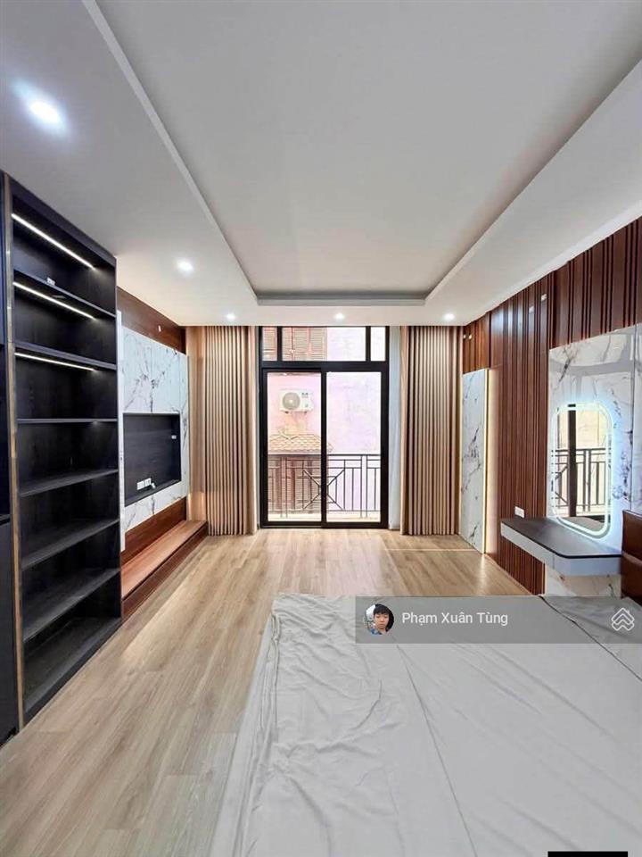 Bán nhà trần thái tông, thang máy, xây chắc chắn, ngõ 3 gác tránh, vài chục m ra phố, 2 thoáng