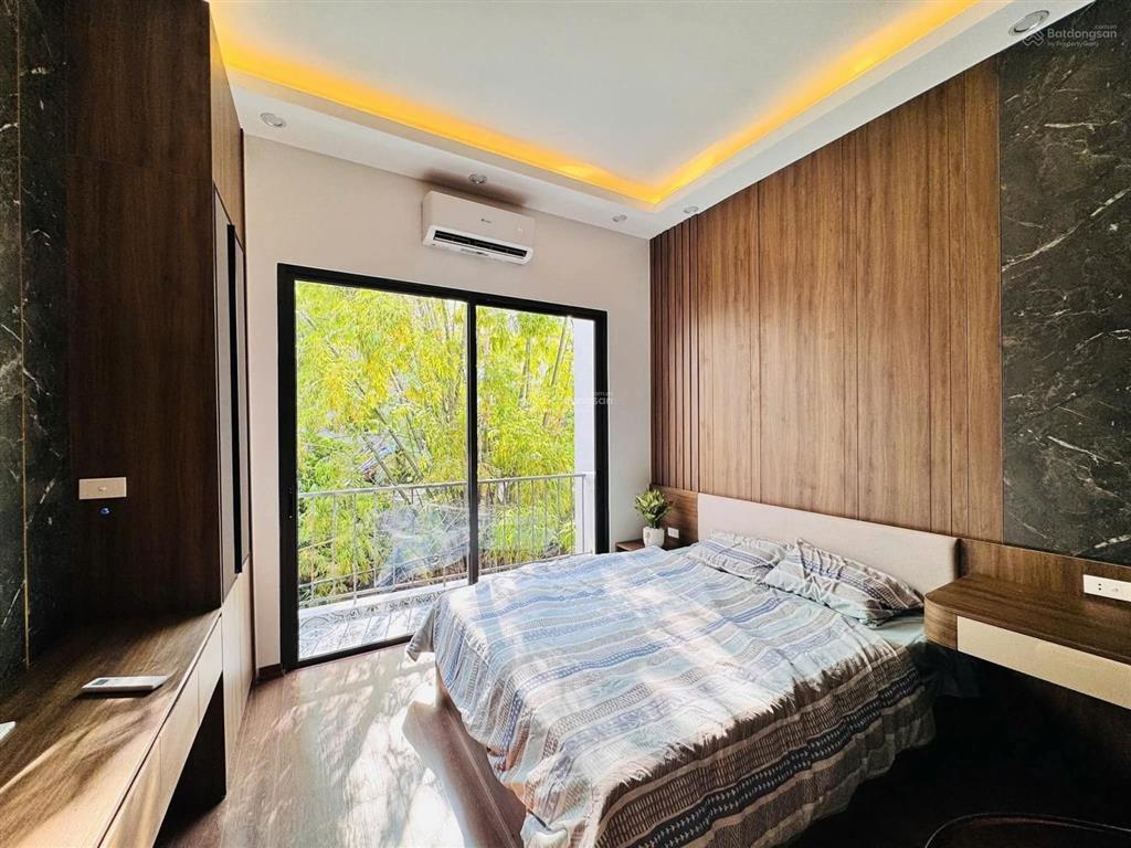 Siêu vip! hoàng quốc việt, dân xây chắc chắn, ngõ 3 gác tránh, 50m ô tô đỗ, còn mới ở ngay, 41m2*5t