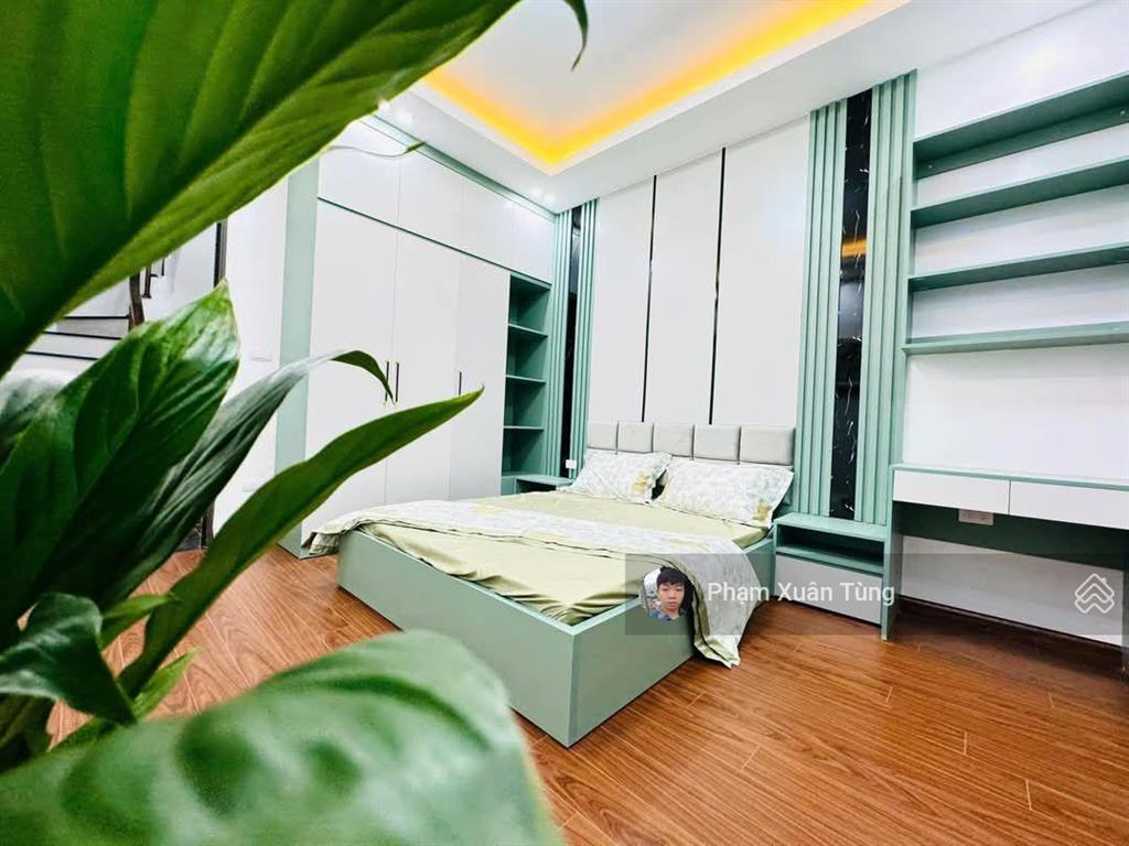 Lô góc nguyễn khang, nhà đẹp ở ngay, ngõ 3 gác tránh, 50m ra ô tô, gần phố, 2 thoáng, 36m2*5t