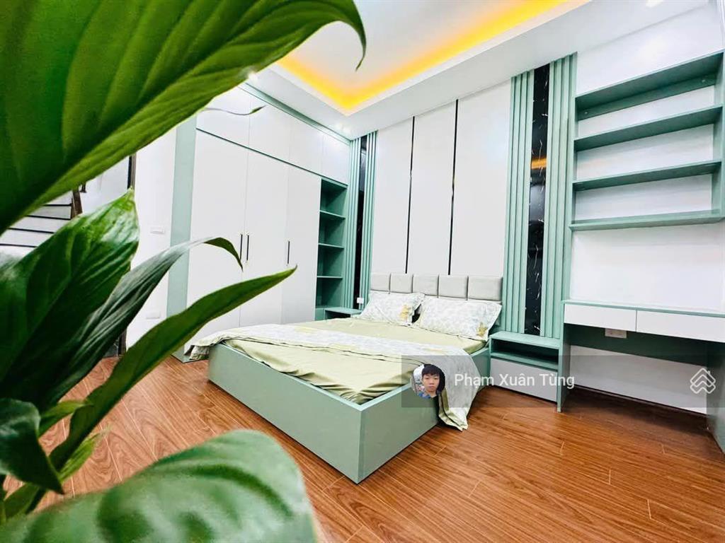 Lô góc nguyễn khang, nhà đẹp ở ngay, ngõ 3 gác tránh, 50m ra ô tô, gần phố, 2 thoáng, 36m2*5t
