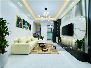 Lô góc nguyễn khang, nhà đẹp ở ngay, ngõ 3 gác tránh, 50m ra ô tô, gần phố, 2 thoáng, 36m2*5t