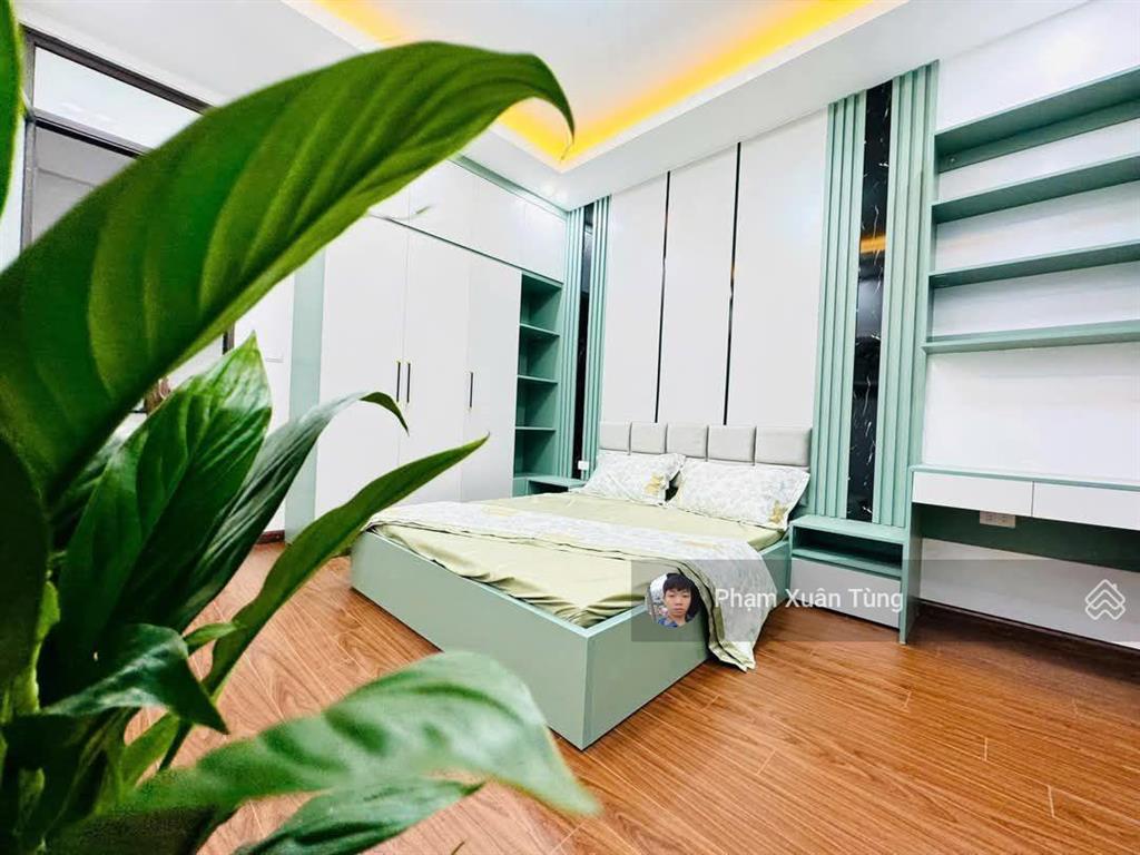Lô góc nguyễn khang, nhà đẹp ở ngay, ngõ 3 gác tránh, 50m ra ô tô, gần phố, 2 thoáng, 36m2*5t