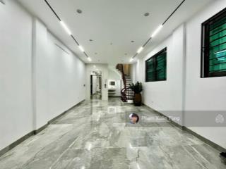 Chủ giảm sâu! trung tâm cầu giấy, nhà xây mới, thang máy, thoáng trước sau, sổ đỏ đẹp, vị trí đẹp