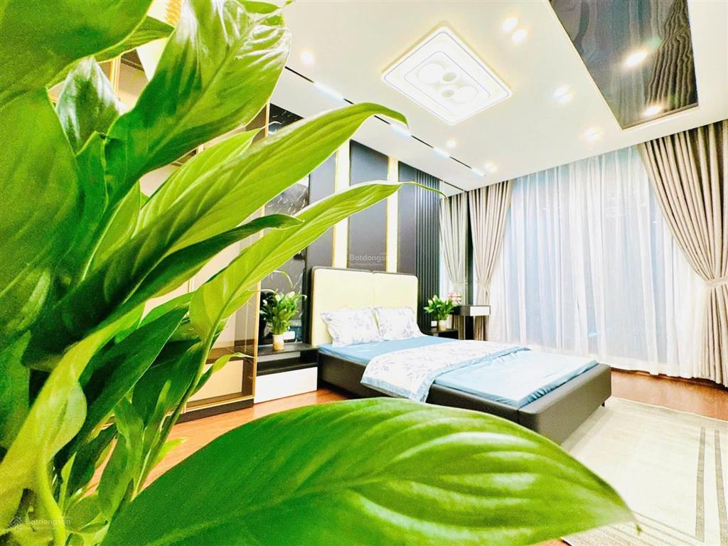 Hoàng quốc việt, nhà đẹp ở luôn, ngõ 3 gác tránh, 60m ra phố, thoáng, 39m2*5t