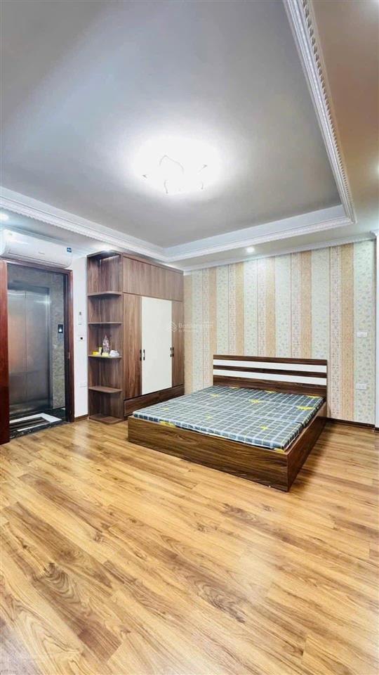 Nhà đẹp thang máy, 3 thoáng, 30m ôtô tránh, thông tư tung, giá tốt khu vực, lạc long quân, 46m2