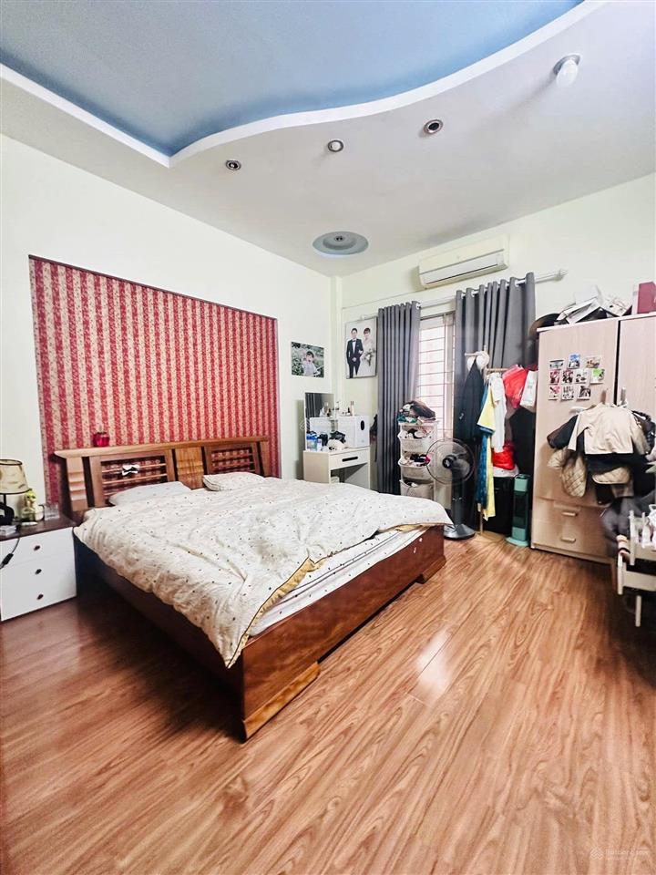 Có 102! lô góc ngọc khánh, dân xây chắc chắn, ngõ 3 gác thông, vài chục m ra phố, 44m2*4t
