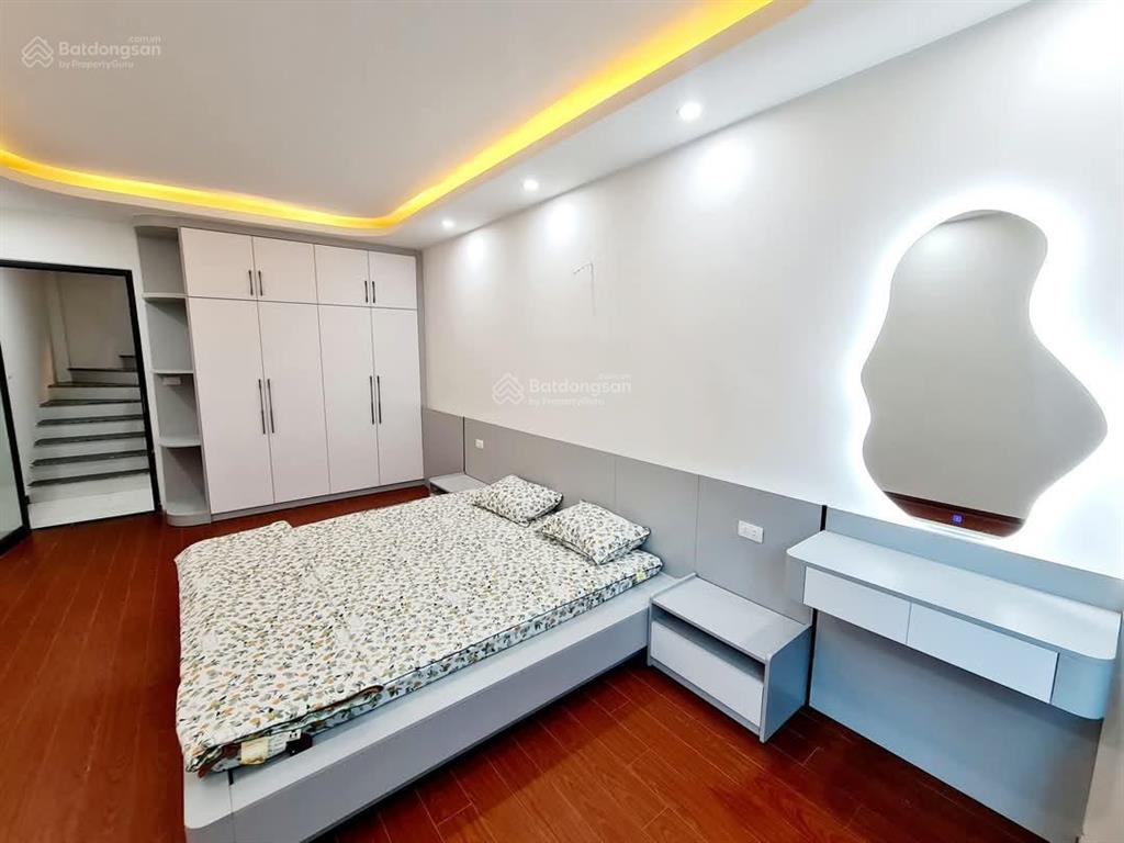 Bán nhanh! cầu giấy, dân xây chắc chắn, ngõ 3 gác tránh, 60m ra ô tô tránh, 2 thoáng, 40m2*5t