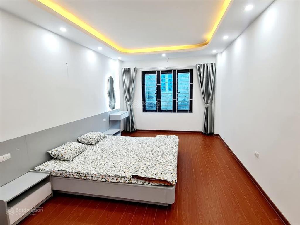 Bán nhanh! cầu giấy, dân xây chắc chắn, ngõ 3 gác tránh, 60m ra ô tô tránh, 2 thoáng, 40m2*5t