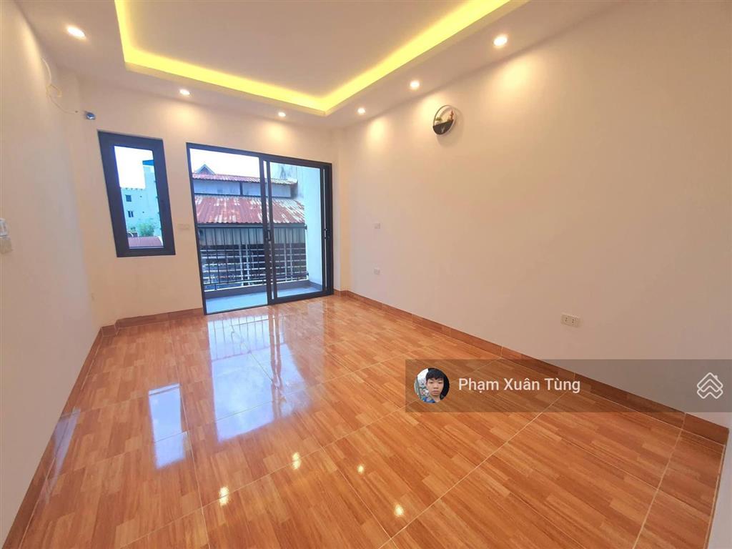 Giảm 700tr! võ chí công  lạc long quân, dân xây còn mới ở luôn, ngõ ô tô thông, 10m ô tô đỗ, 39m2