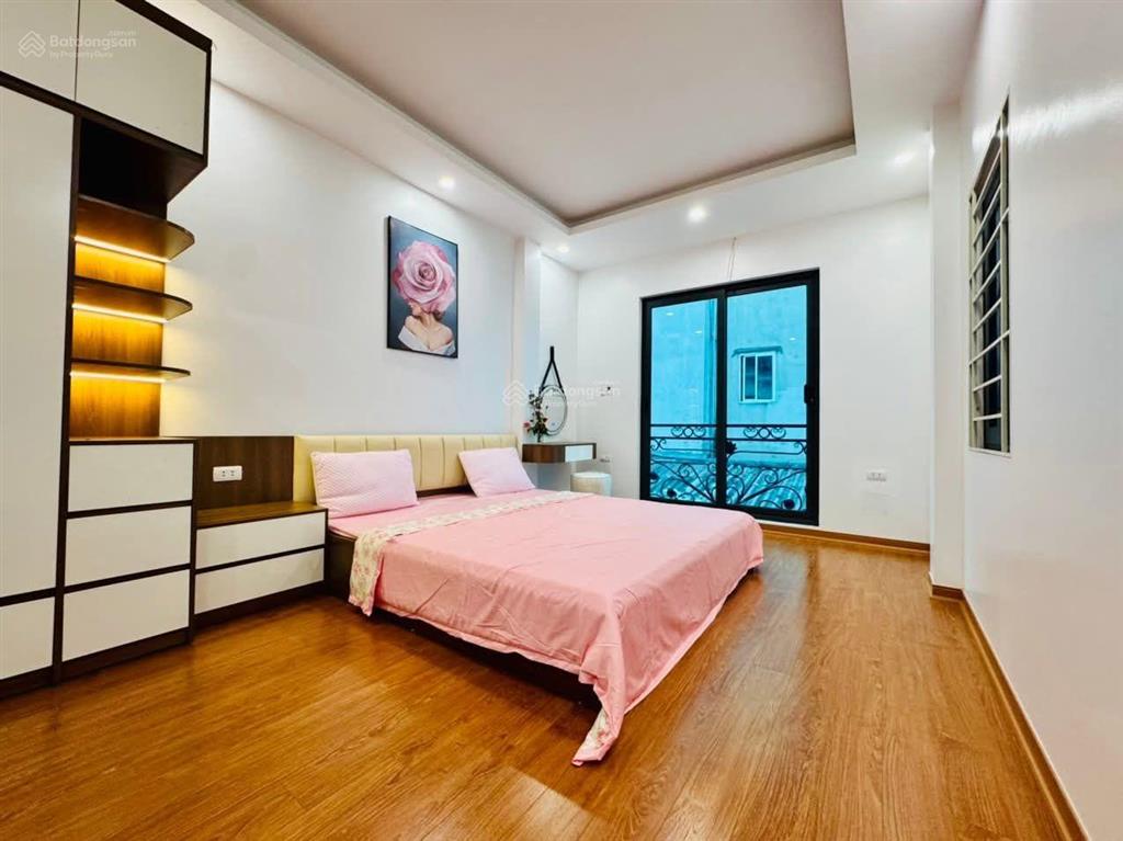 Yên hòa  cầu giấy, mới ở luôn, dân xây chắc chắn, ngõ 3 gác, 50m ra phố, thoáng, sân xe, 39m2*5t