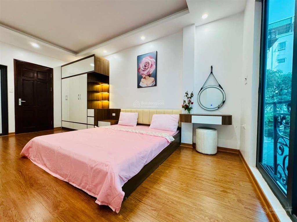 Yên hòa  cầu giấy, mới ở luôn, dân xây chắc chắn, ngõ 3 gác, 50m ra phố, thoáng, sân xe, 39m2*5t
