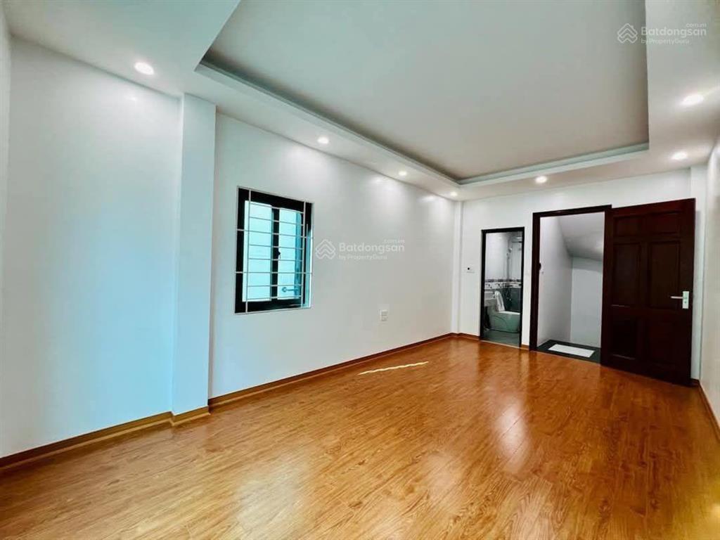Yên hòa  cầu giấy, mới ở luôn, dân xây chắc chắn, ngõ 3 gác, 50m ra phố, thoáng, sân xe, 39m2*5t