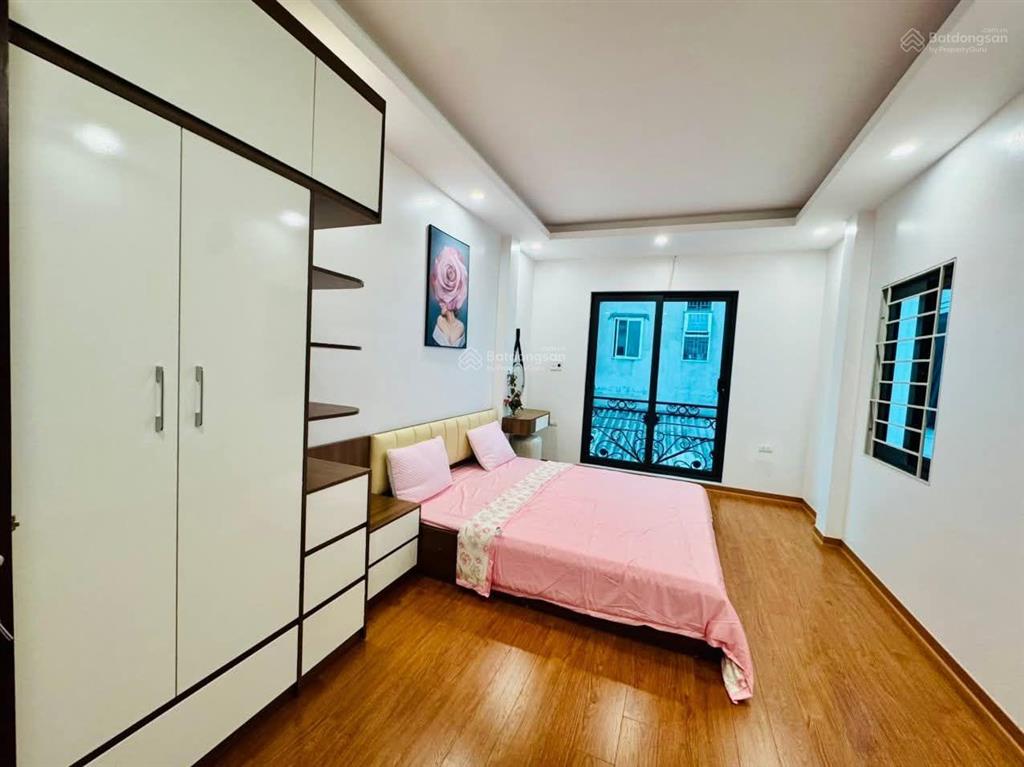 Yên hòa  cầu giấy, mới ở luôn, dân xây chắc chắn, ngõ 3 gác, 50m ra phố, thoáng, sân xe, 39m2*5t