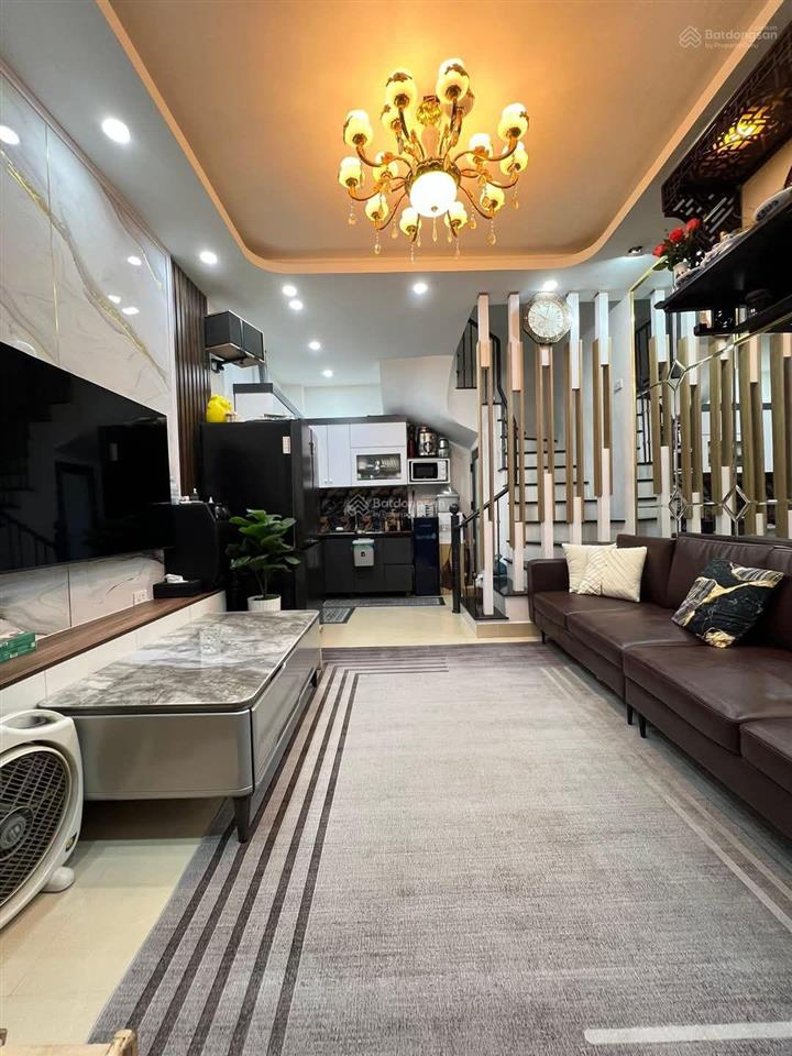 Bán nhanh! đội cấn, dân xây ở luôn khủng cột chắc chắn, ngõ 3 gác tránh, gần phố 2 thoáng, 39m2*5t