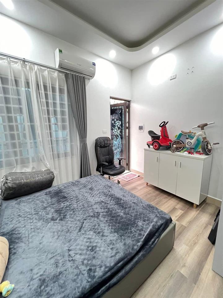 Bán nhanh! đội cấn, dân xây ở luôn khủng cột chắc chắn, ngõ 3 gác tránh, gần phố 2 thoáng, 39m2*5t