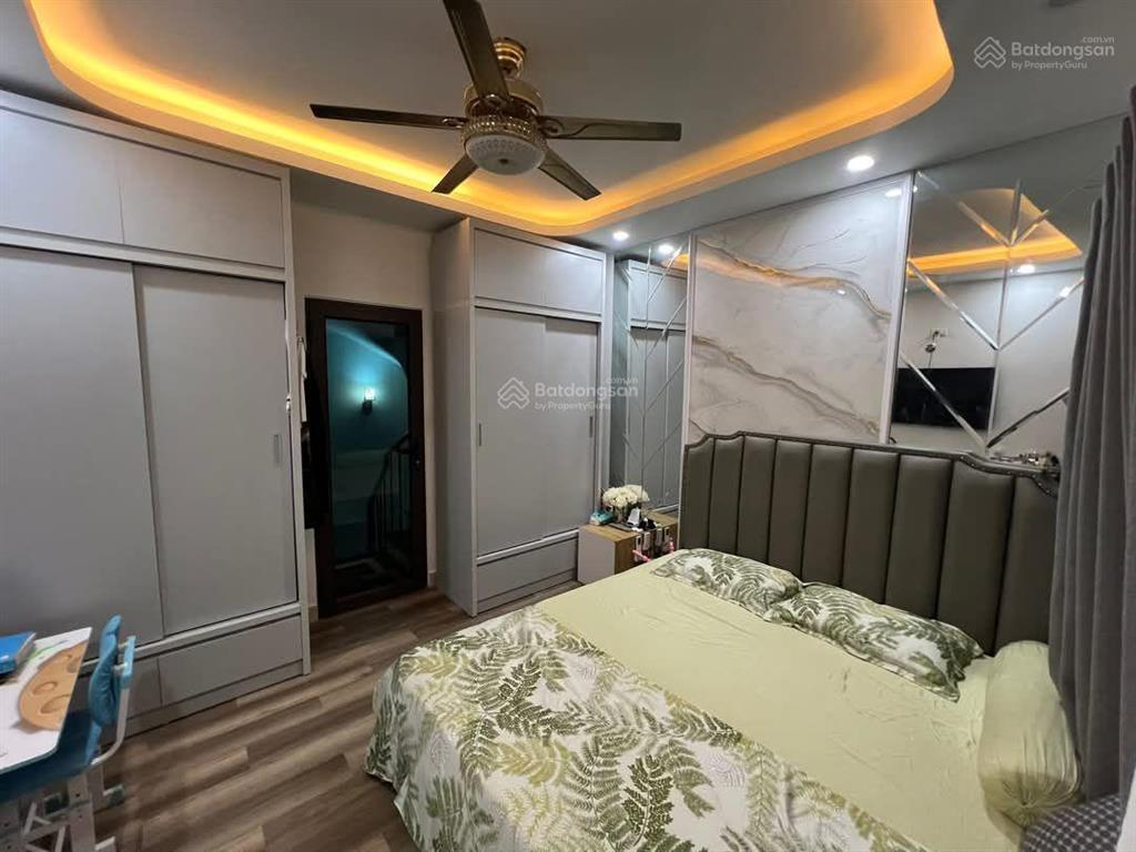 Bán nhanh! đội cấn, dân xây ở luôn khủng cột chắc chắn, ngõ 3 gác tránh, gần phố 2 thoáng, 39m2*5t