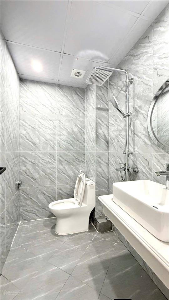 Trung tâm cầu giấy, nhà đẹp, ngõ thông, không qh, 60m ra phố, btct chắc chắn, ở ngay, 42m2*5t