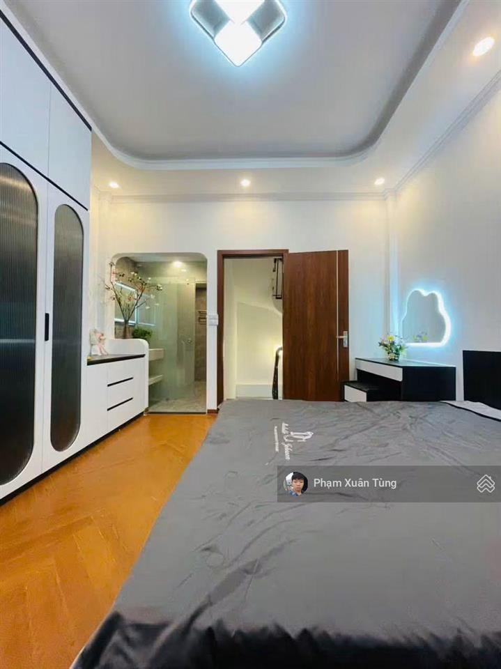 Cầu giấy, nhà đẹp ở luôn, ngõ ô tô, không qh, 50m ô tô tránh, gần phố, thoáng, sân xe, 37m2*5t