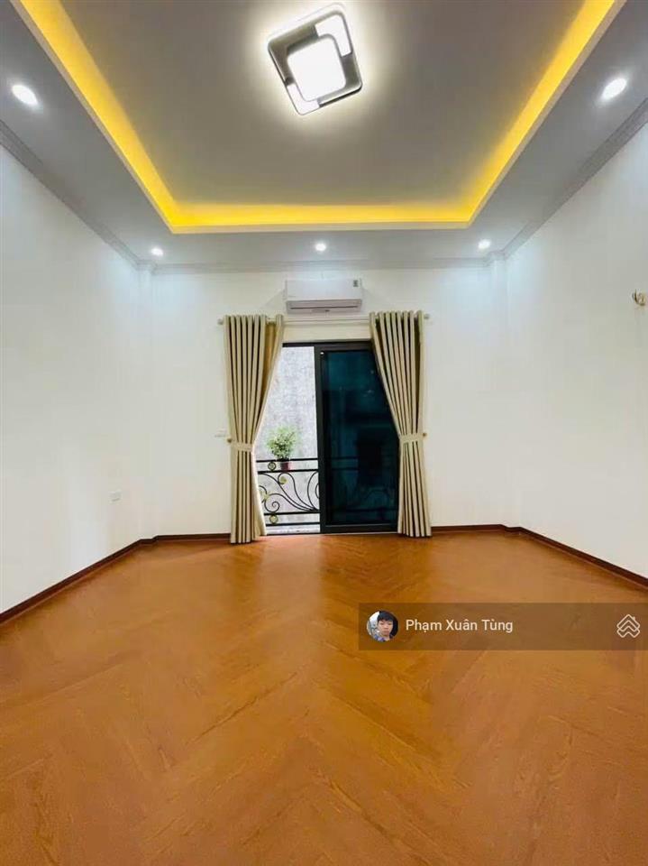 Cầu giấy, nhà đẹp ở luôn, ngõ ô tô, không qh, 50m ô tô tránh, gần phố, thoáng, sân xe, 37m2*5t