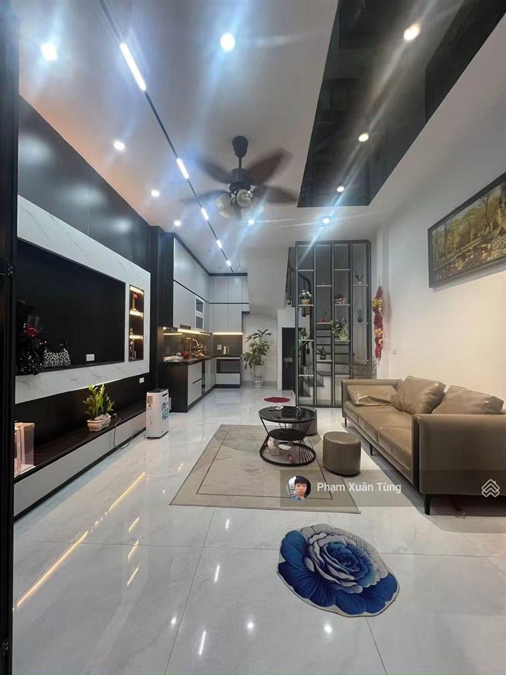 Cầu giấy, nhà đẹp ở luôn, ngõ ô tô, không qh, 50m ô tô tránh, gần phố, thoáng, sân xe, 37m2*5t