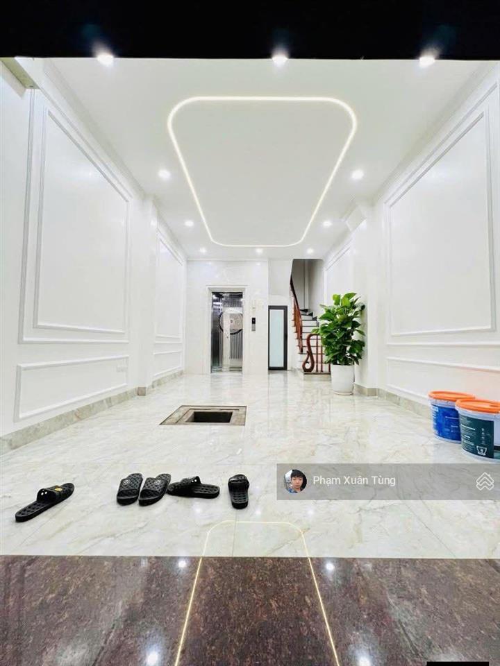 Tt cầu giấy, thang máy xây chắc chắn, ngõ thông, 60m ra ôtô tránh, 2 thoáng, mới đẹp ở luôn, 42m
