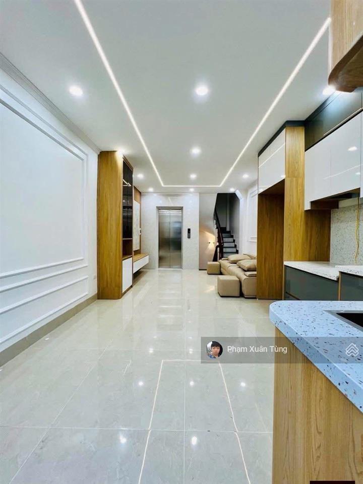 Tt cầu giấy, thang máy xây chắc chắn, ngõ thông, 60m ra ôtô tránh, 2 thoáng, mới đẹp ở luôn, 42m