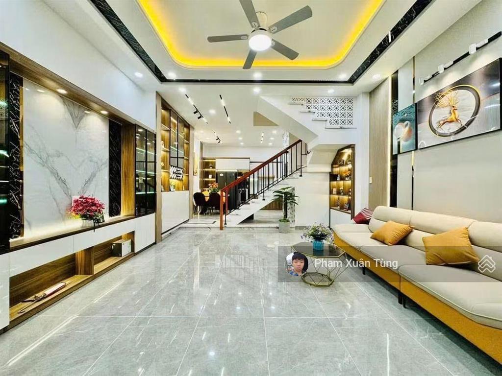 Rất gấp! cầu giấy, nhà đẹp xây tâm huyết ngõ thông 3 gác, 50m ôtô đỗ, mới ở ngay, 45m
