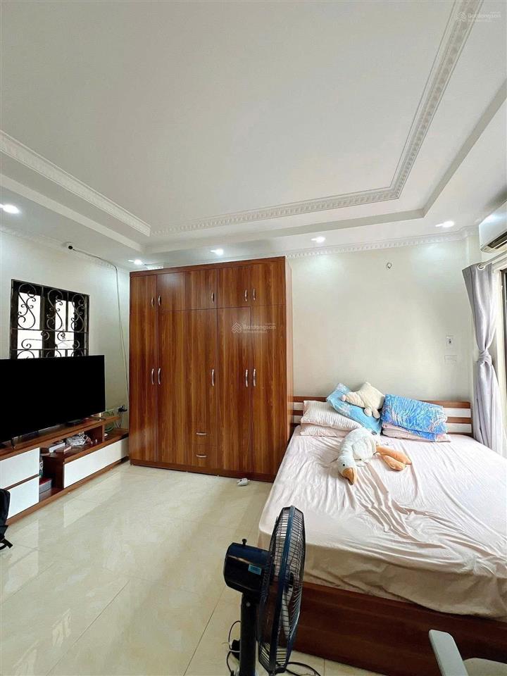 Gấp! lô góc yên hòa, dân xây chắc chắn, ngõ 3 gác, 50m ra phố, thoáng, sân xe, 41m2*5t