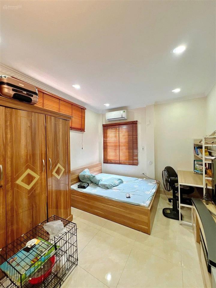 Gấp! lô góc yên hòa, dân xây chắc chắn, ngõ 3 gác, 50m ra phố, thoáng, sân xe, 41m2*5t