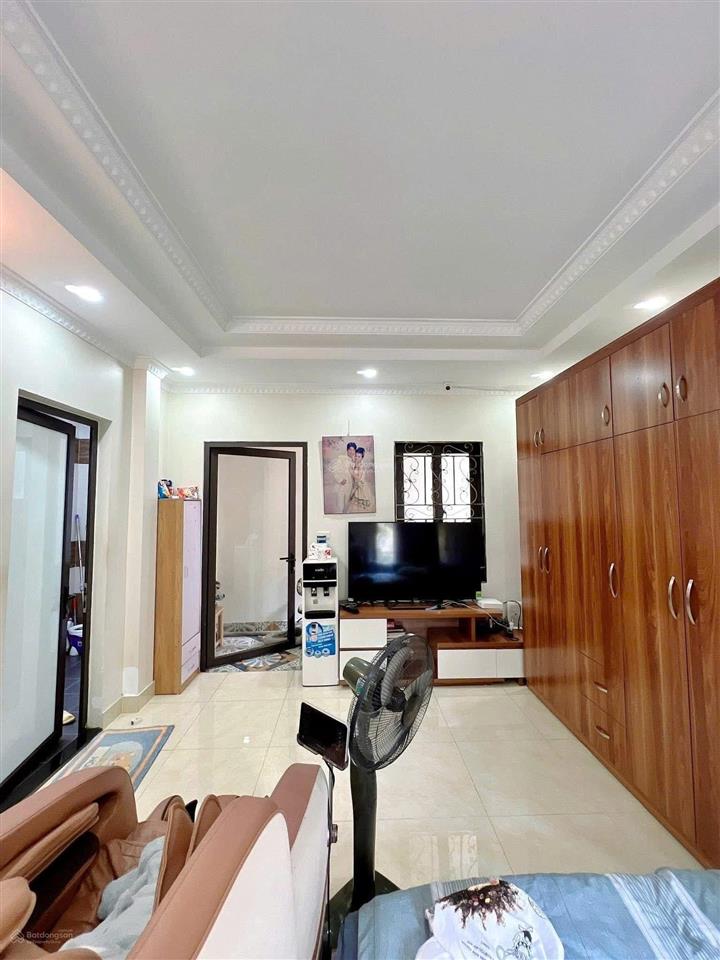 Gấp! lô góc yên hòa, dân xây chắc chắn, ngõ 3 gác, 50m ra phố, thoáng, sân xe, 41m2*5t