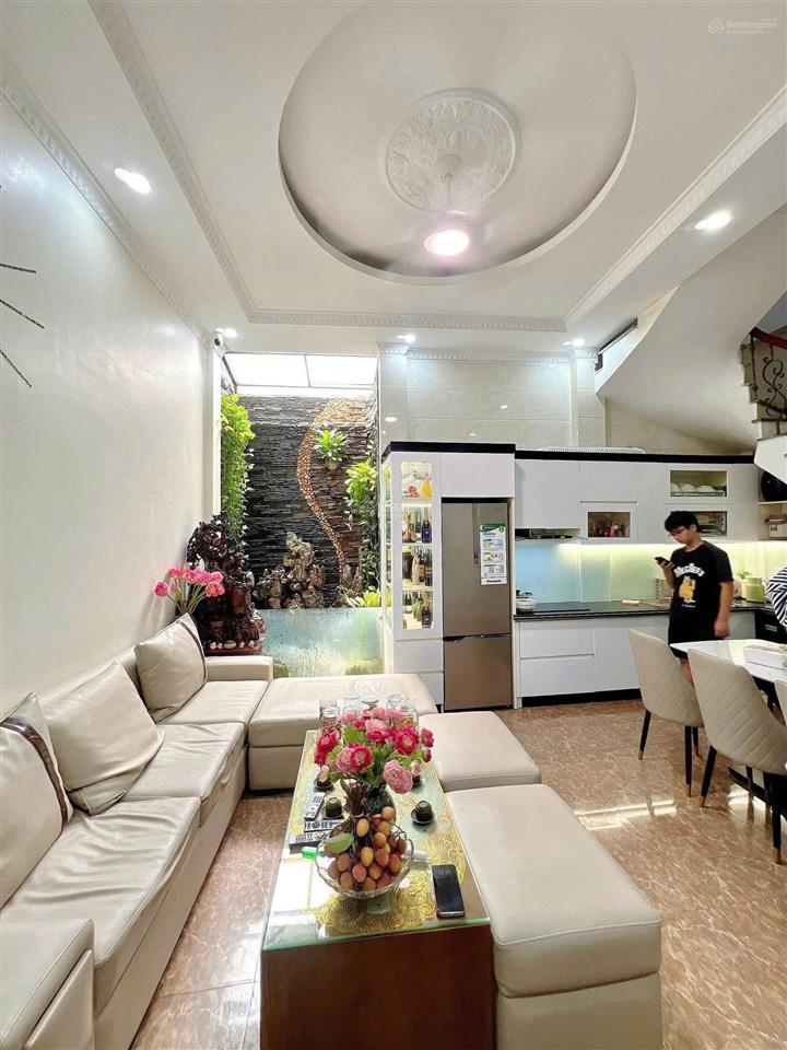 Gấp! lô góc yên hòa, dân xây chắc chắn, ngõ 3 gác, 50m ra phố, thoáng, sân xe, 41m2*5t