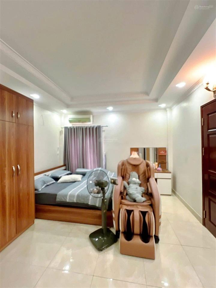 Gấp! lô góc yên hòa, dân xây chắc chắn, ngõ 3 gác, 50m ra phố, thoáng, sân xe, 41m2*5t